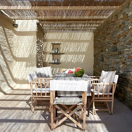 Diles & Rinies Тинос