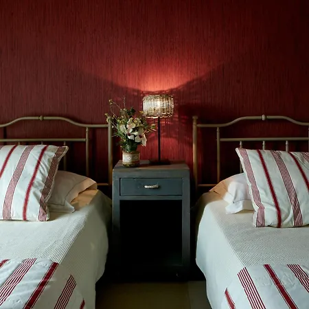 Diles & Rinies Тинос