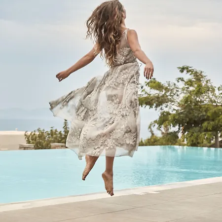 Diles & Rinies Тинос