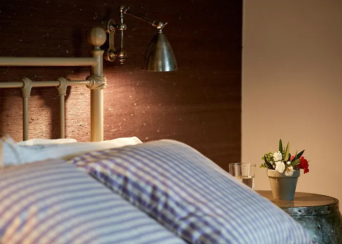 Diles & Rinies * Tínos