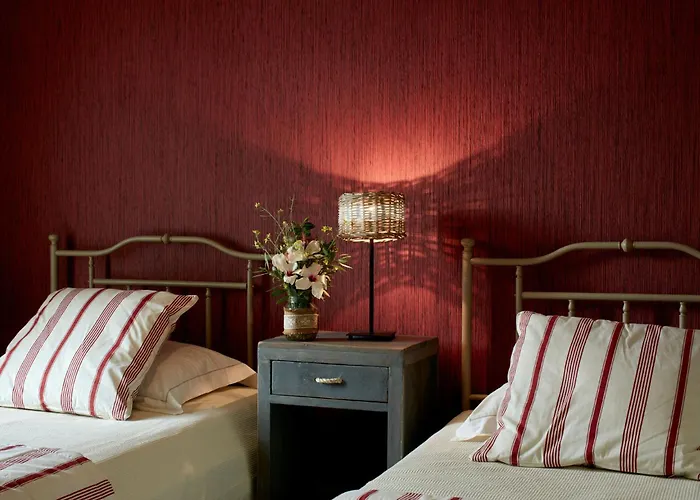 Diles & Rinies * Tínos