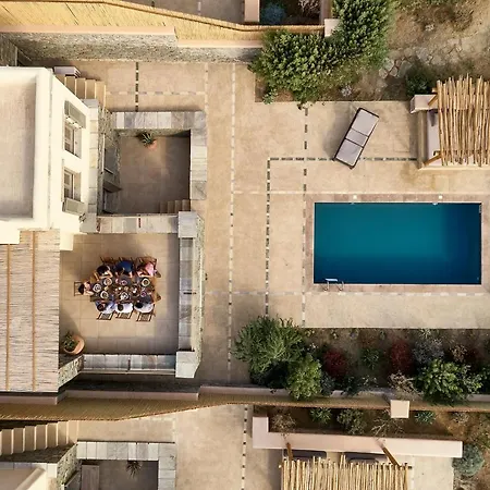 Diles & Rinies Villa *